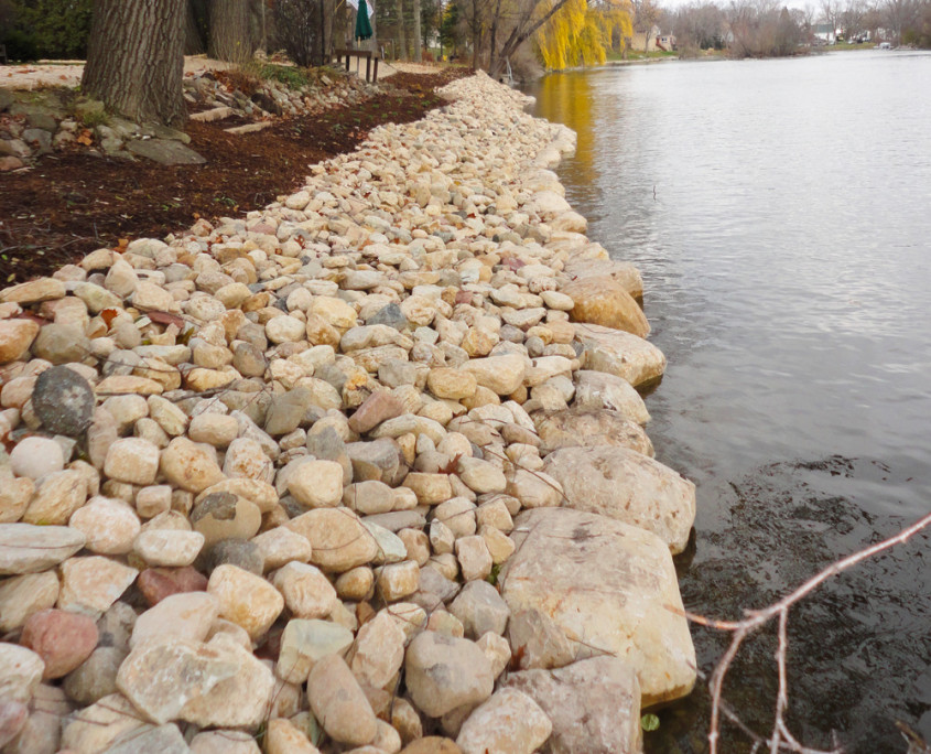 Fieldstone riprap installation – Lake Geneva, WI